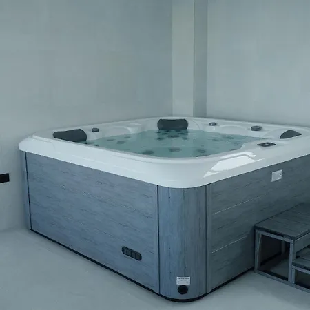 Onix Infinity Pool & 128 Apartament Năvodari