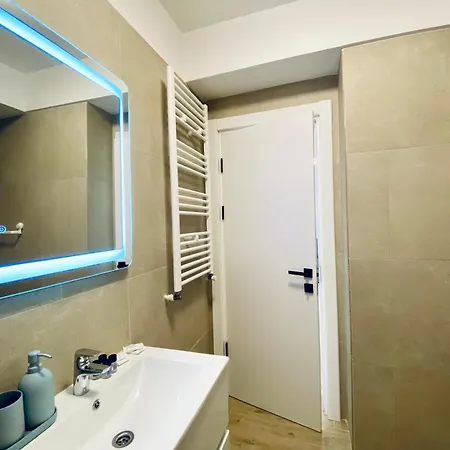 Onix Infinity Pool & 128 Apartament 3*