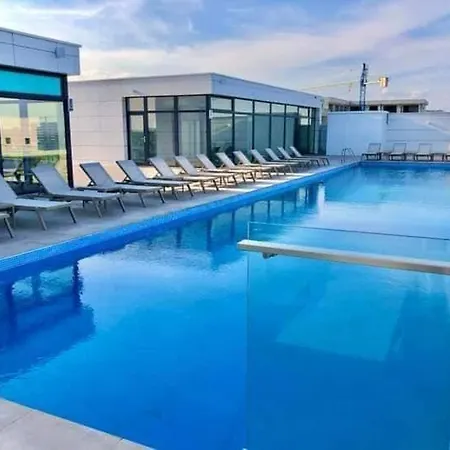 Onix Infinity Pool & 128